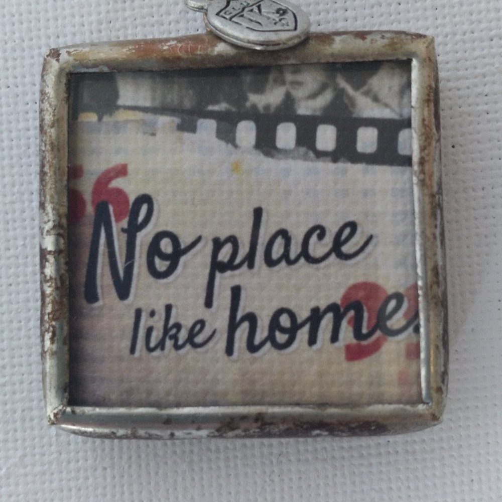 Jewel Kade Charm/Pendant " Miss Show Business/No Place Like Home"